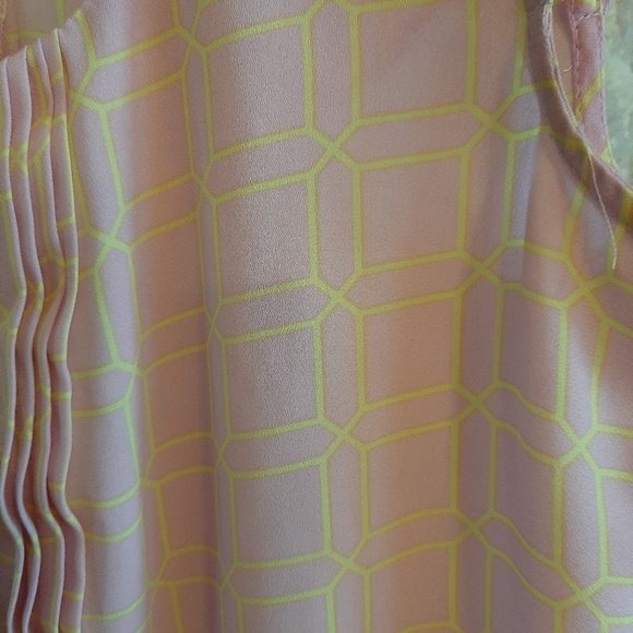 Lt pink/yellow sleeveless top size Medium - Picture 5 of 5